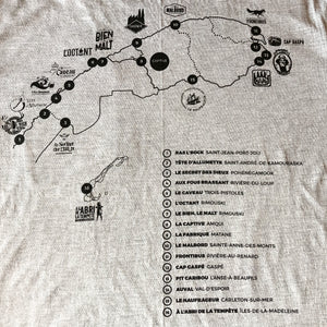 La carte au dos du modèle avec poche du t-shirt de la Route des bières de l'est du Québec